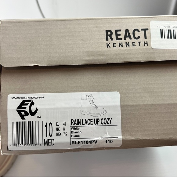 Kenneth Cole Women's size 10 Rain Lace Up Cozy Boot White/Cream - Picture 10 of 11